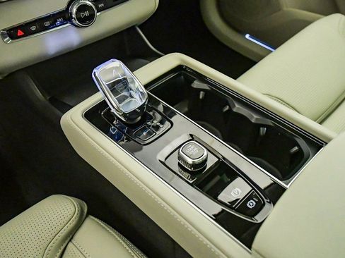 New 2026 Volvo XC90 B6 Ultra w/ Protection Package AWD/4WD image 25