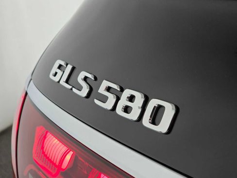 New 2026 Mercedes-Benz GLS 580 4MATIC image 14