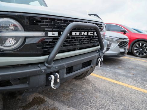 Used 2023 Ford Bronco Wildtrak image 12