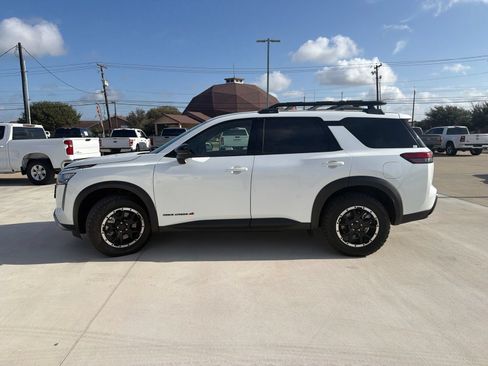 Used 2026 Nissan Pathfinder Rock Creek AWD/4WD image 4