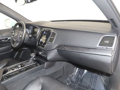 Used 2020 Volvo XC90 T6 Momentum AWD/4WD image 43