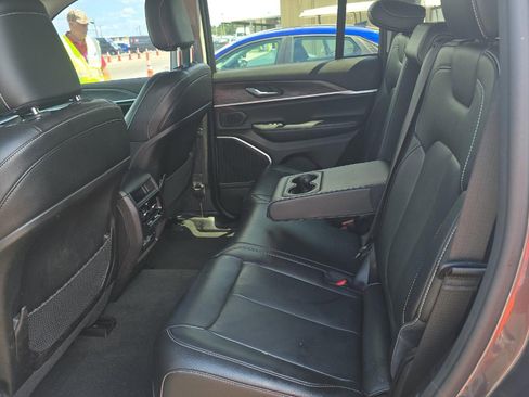 Used 2022 Jeep Grand Cherokee Limited 4xe image 10