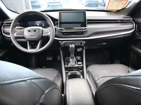 Used 2023 Jeep Compass High Altitude AWD/4WD image 22