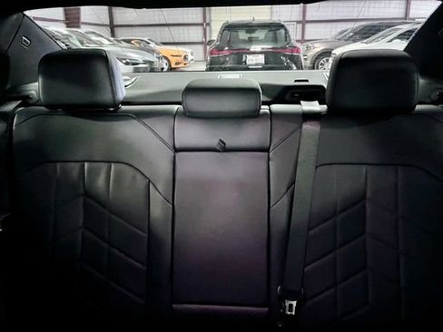 Used 2025 BMW 530i RWD image 11