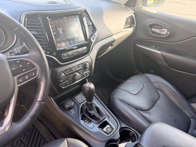 Used 2019 Jeep Cherokee Limited w/ Luxury Group AWD/4WD image 26