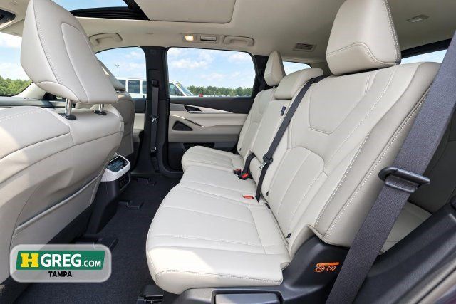 Used 2026 INFINITI QX60 Pure w/ Cargo Package FWD image 12