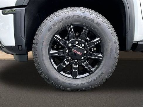 New 2026 GMC Sierra 2500 AT4 w/ AT4 Premium Plus Package AWD/4WD image 13