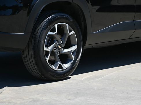 Used 2024 Chevrolet Trax LT image 14