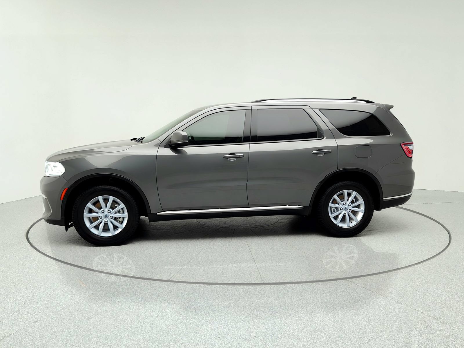 Used 2022 Dodge Durango SXT AWD/4WD image 3