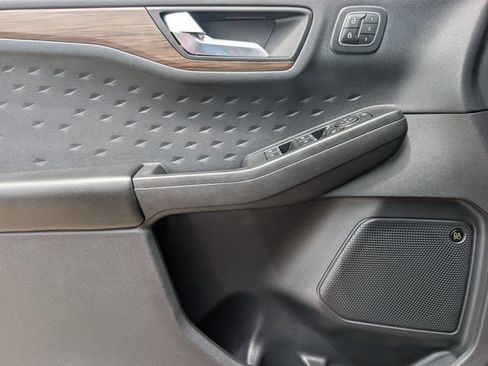 Used 2020 Ford Escape Titanium AWD/4WD image 15