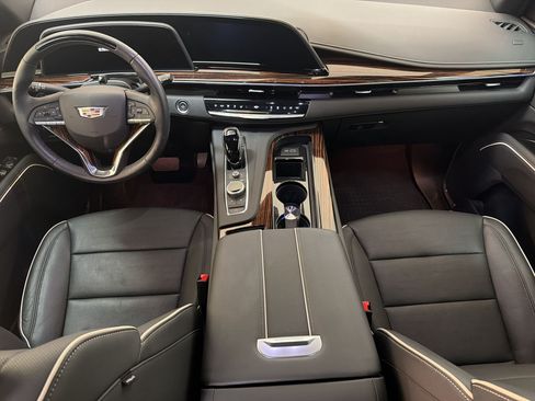Certified 2024 Cadillac Escalade Premium Luxury w/ Performance Package AWD/4WD image 17
