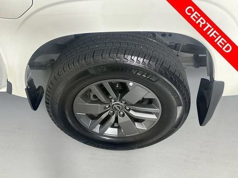 Certified 2025 Nissan Frontier SV RWD image 29
