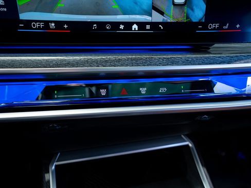 Used 2023 BMW 740i RWD image 41