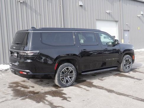 New 2026 Jeep Grand Wagoneer L 4WD w/ Premium Group I image 16