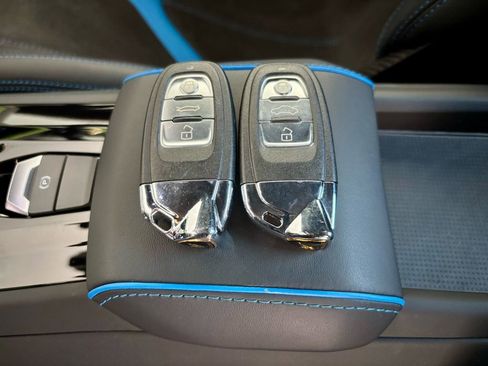 Used 2022 Lamborghini Huracan EVO RWD image 26