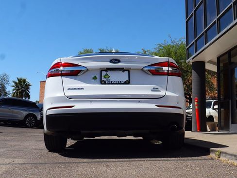 Used 2020 Ford Fusion SE image 12