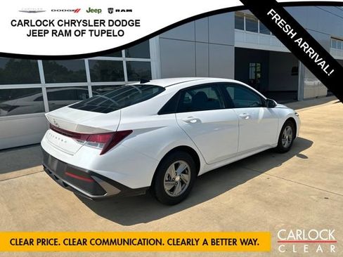 Used 2026 Hyundai Elantra SE FWD image 4