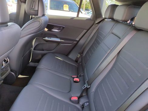 Used 2026 Mercedes-Benz GLC 300 image 14