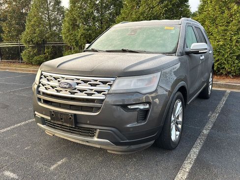 Used 2019 Ford Explorer XLT w/ Equipment Group 202A image 10