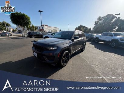 Used 2023 Jeep Grand Cherokee Altitude