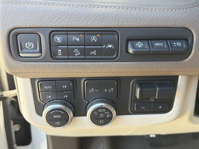 Used 2024 GMC Yukon Denali w/ Denali Reserve Package AWD/4WD image 39