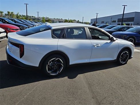 New 2025 Kia K4 EX image 10