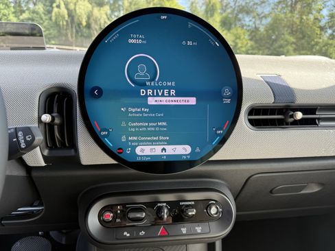 Used 2026 MINI Cooper 2-Door Hardtop image 17