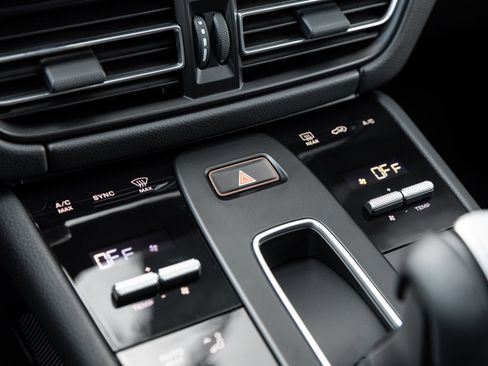 Certified 2026 Porsche Macan S AWD/4WD image 26