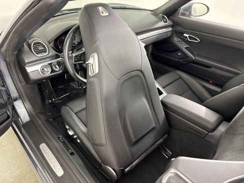 Certified 2025 Porsche 718 Boxster S RWD image 24