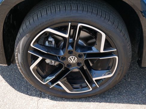Certified 2025 Volkswagen Tiguan SEL R-Line AWD/4WD image 15