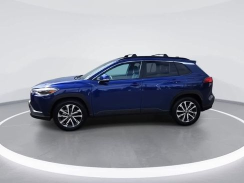 Certified 2022 Toyota Corolla Cross XLE w/ Convenience Package AWD/4WD image 4