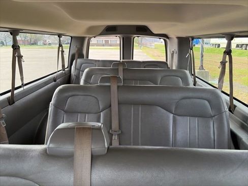 Used 2016 Chevrolet Express 3500 LS image 22