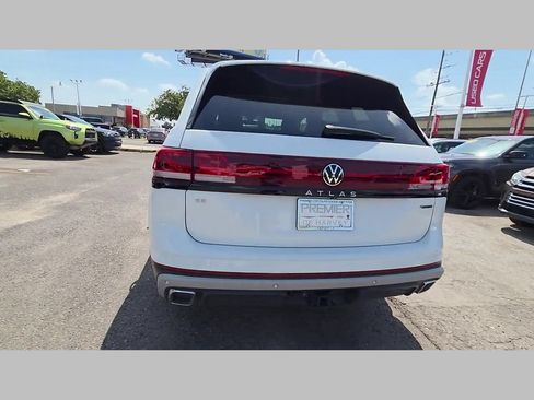 Used 2024 Volkswagen Atlas Peak Edition SE AWD/4WD image 46