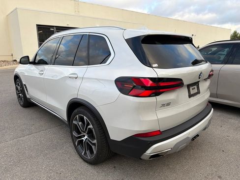 Used 2025 BMW X5 xDrive40i AWD/4WD image 3