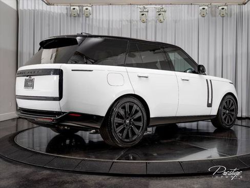 Used 2025 Land Rover Range Rover Autobiography AWD/4WD image 11