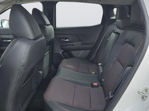 Used 2025 Nissan Kicks SR image 16