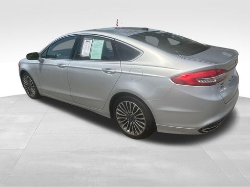 Used 2017 Ford Fusion SE w/ Fusion SE Technology Package FWD image 17