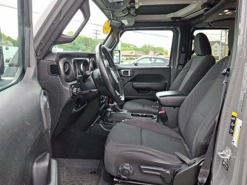 Used 2022 Jeep Gladiator Sport AWD/4WD image 13