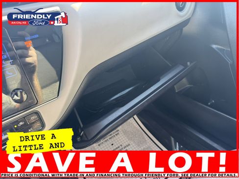 Used 2018 Toyota Corolla LE image 25