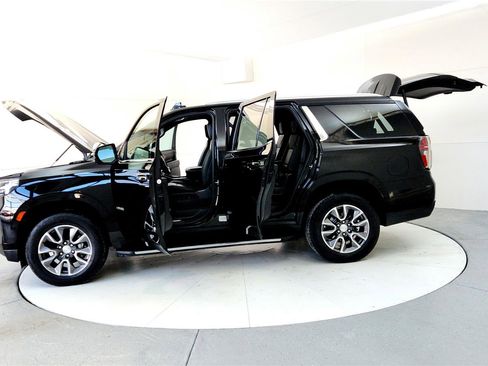 Used 2022 Chevrolet Tahoe LT w/ Luxury Package image 10