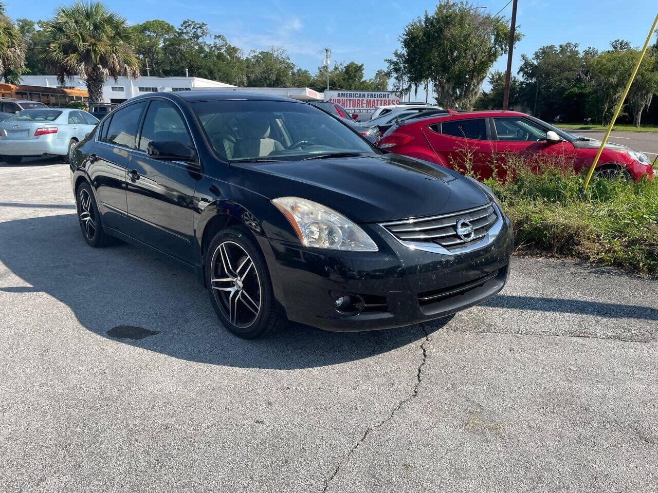 Used 2012 Nissan Altima 2.5 S w/ Special Edition Pkg FWD image 2