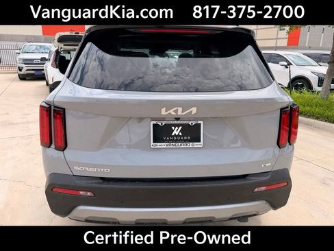 Certified 2023 Kia Sorento SX Prestige image 3