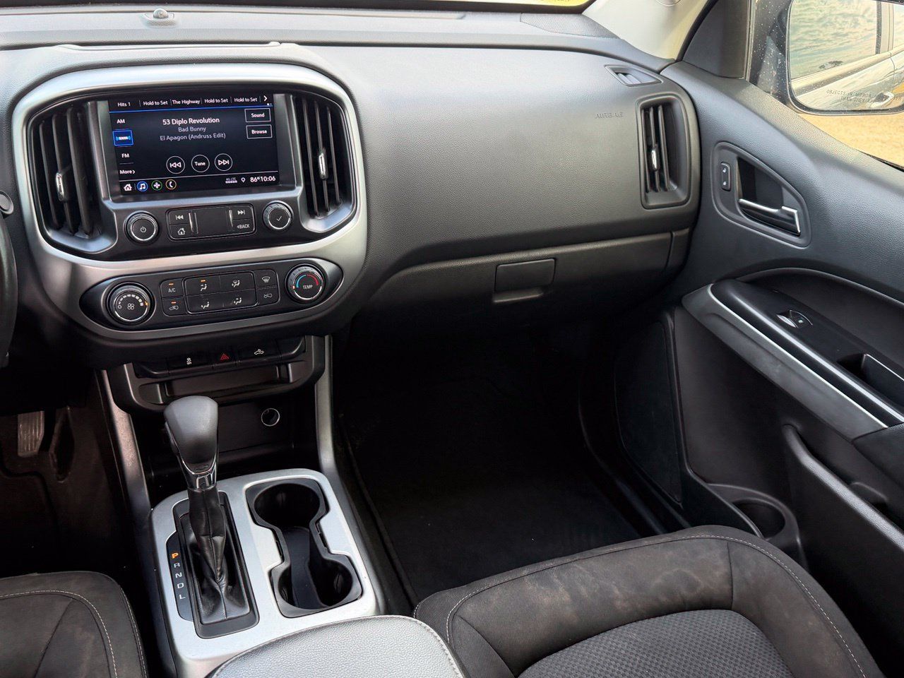 Used 2022 Chevrolet Colorado LT RWD image 12