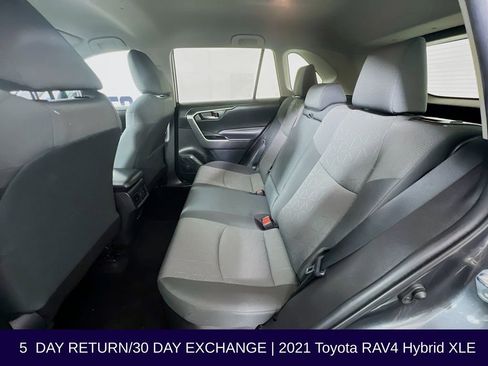 Used 2021 Toyota RAV4 XLE AWD/4WD image 24