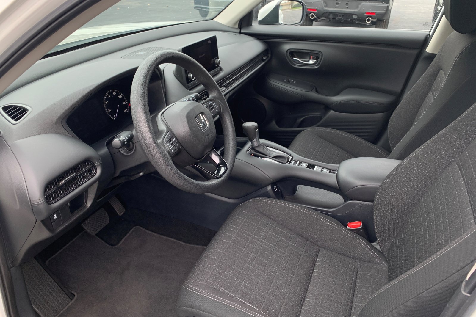 Certified 2024 Honda HR-V LX image 12