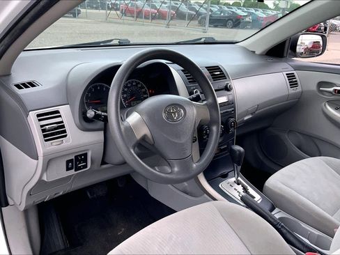 Used 2010 Toyota Corolla LE image 16