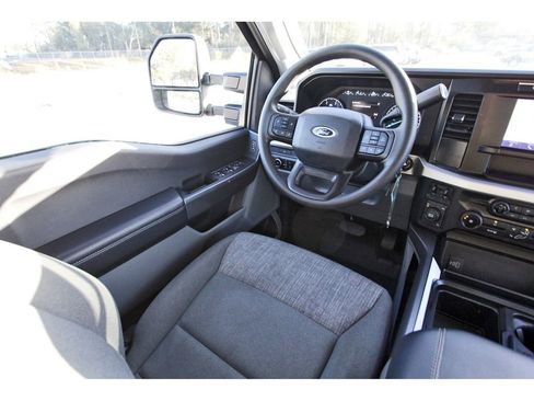 Used 2024 Ford F350 XLT image 11
