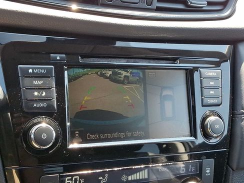 Used 2018 Nissan Rogue SL AWD/4WD image 18