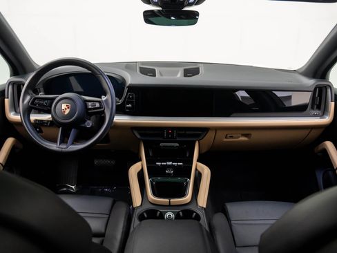 Certified 2024 Porsche Cayenne image 11