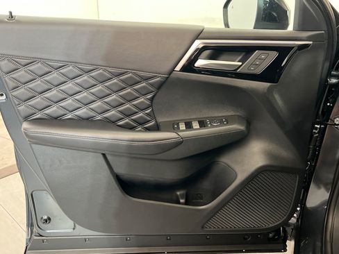 New 2026 Nissan Rogue Platinum AWD/4WD image 14